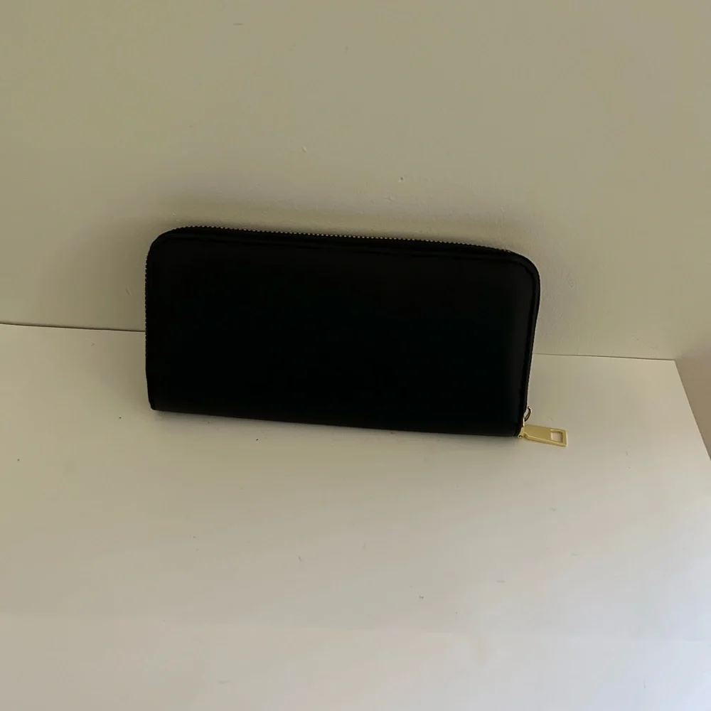 Wallet - Picture 5 of 5